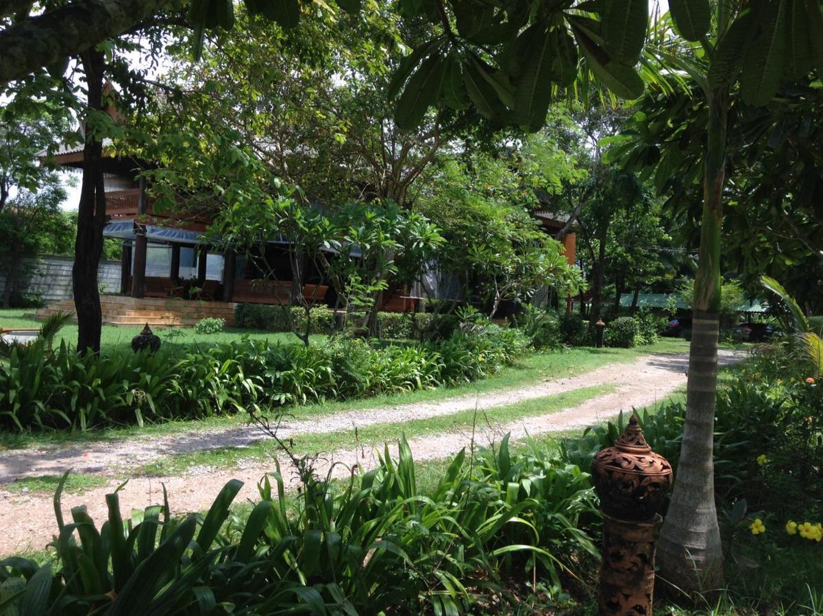 Ruen Thai Rim Haad Klaeng Exterior photo