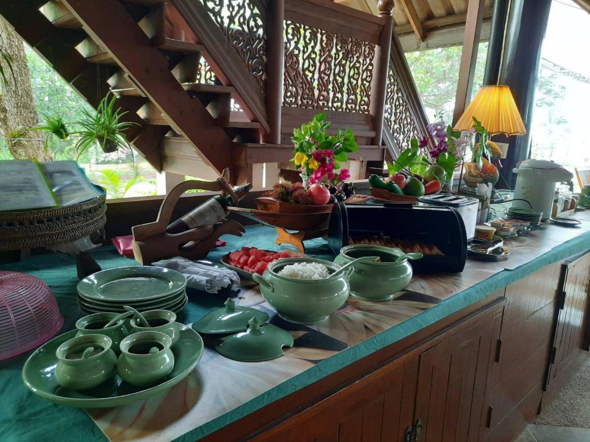 Ruen Thai Rim Haad Klaeng Exterior photo