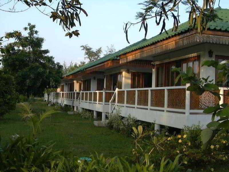 Ruen Thai Rim Haad Klaeng Exterior photo