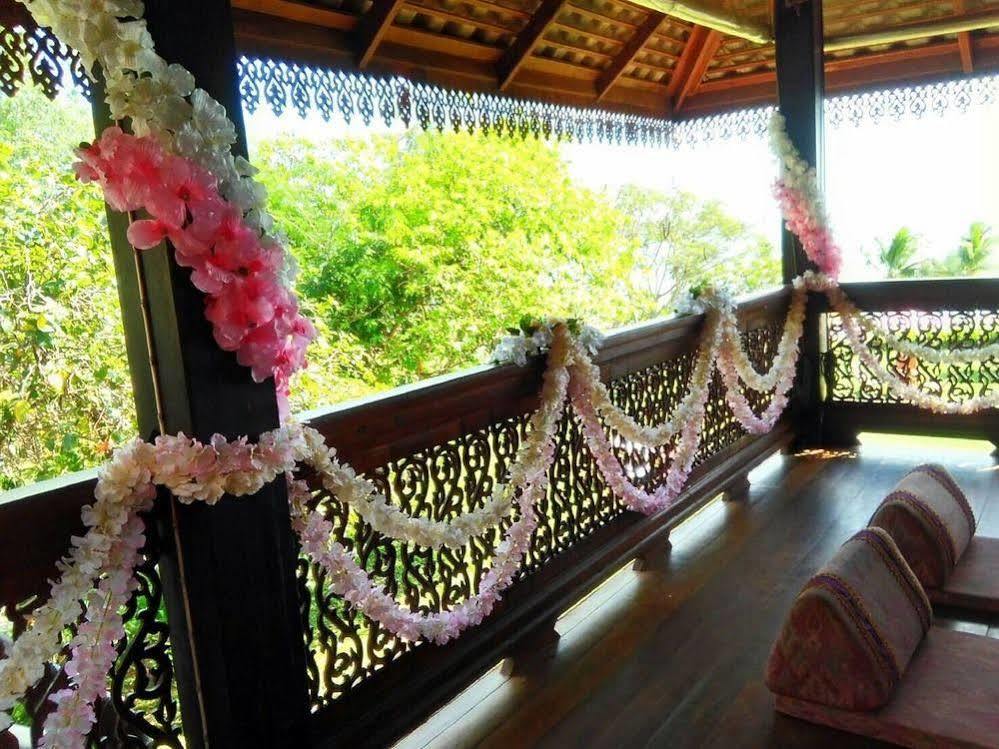 Ruen Thai Rim Haad Klaeng Exterior photo