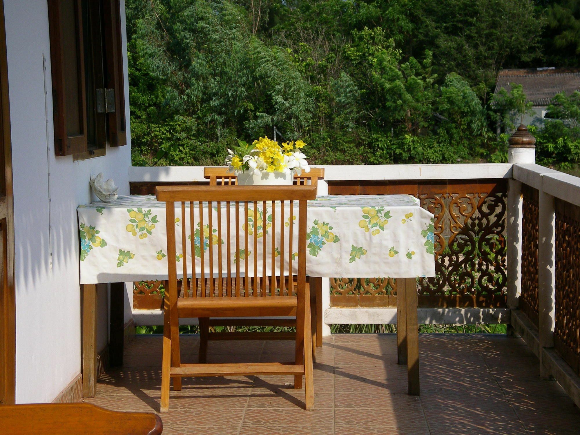 Ruen Thai Rim Haad Klaeng Exterior photo